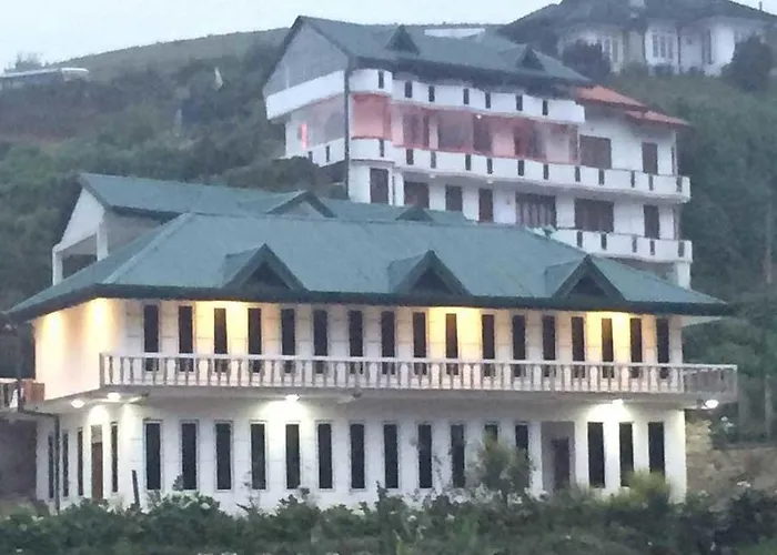 Vintage Courtyard Hotel